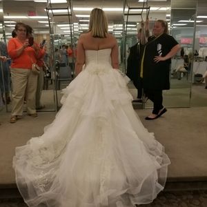 Vera Wang wedding dress. Size 10.